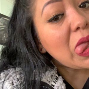 Meet your Posher, Lizbeth